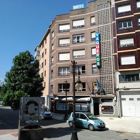 Hotel Vaqueros Langreo Buitenkant foto