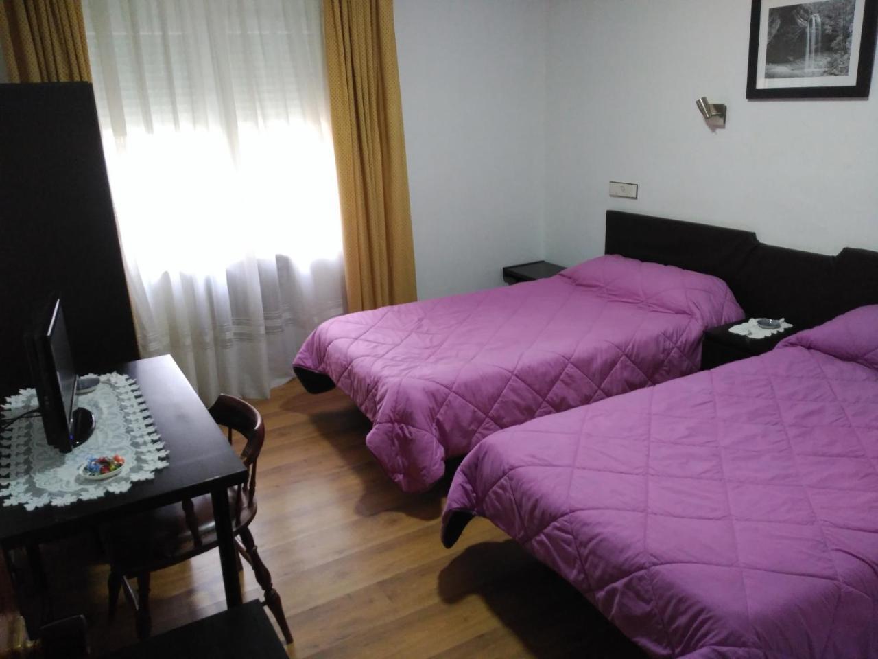 Hotel Vaqueros Langreo Buitenkant foto