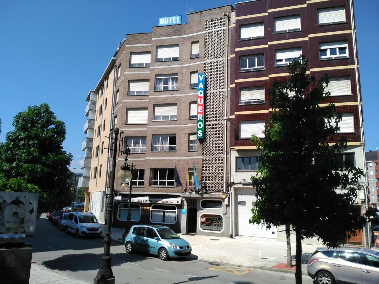 Hotel Vaqueros Langreo Buitenkant foto