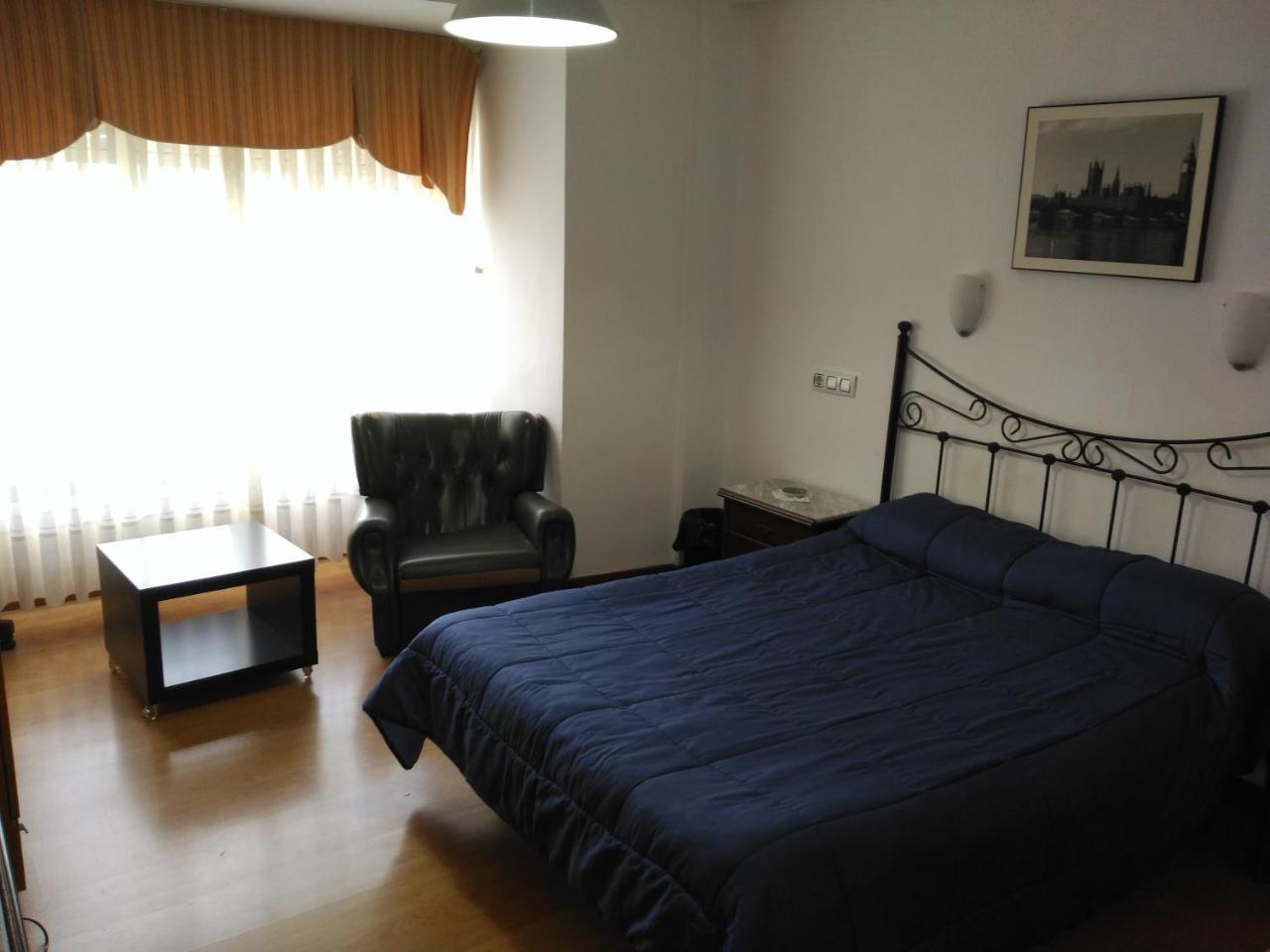 Hotel Vaqueros Langreo Buitenkant foto