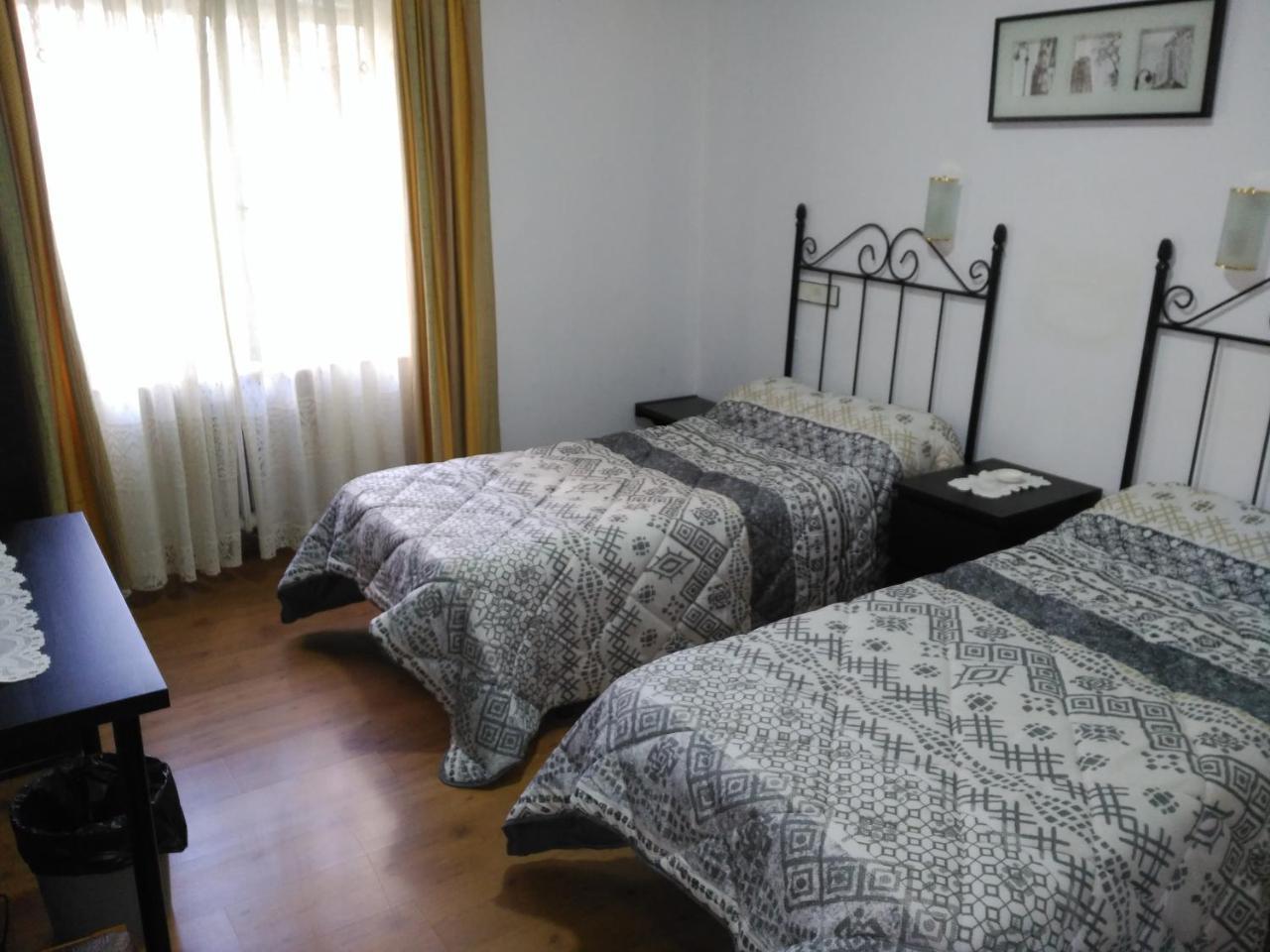 Hotel Vaqueros Langreo Buitenkant foto